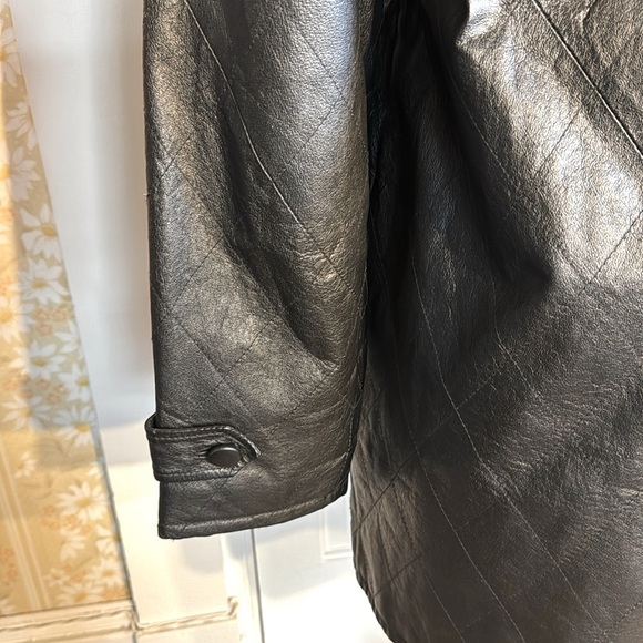 Tribeca Studio Versatile Black Leather Jacket with Diamond Stitching Size L - Picture 3 of 14